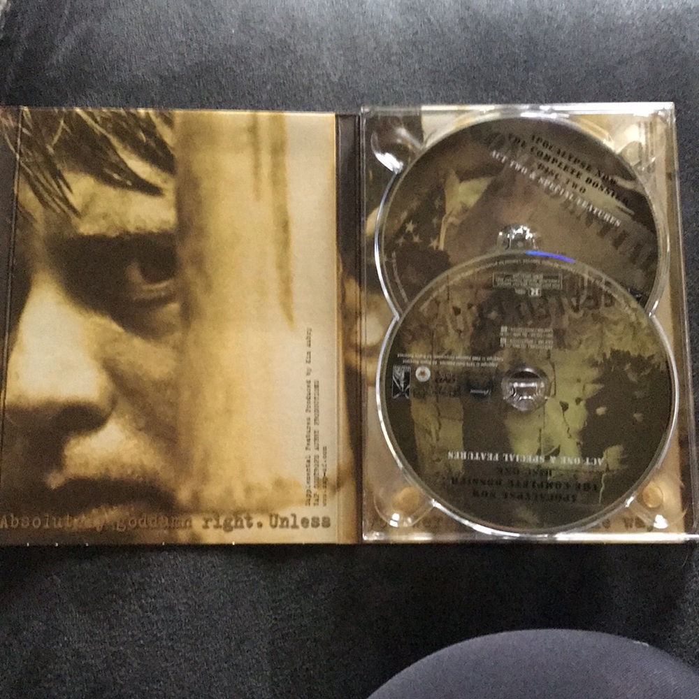 Apocalypse Now The Complete Dossier - Picture 5 of 5